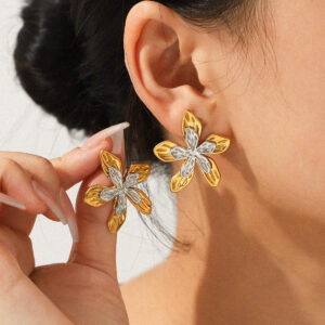 two-tone-hammered-flower-earrings-gold-silver-wave-design-statement-earrings-for-women